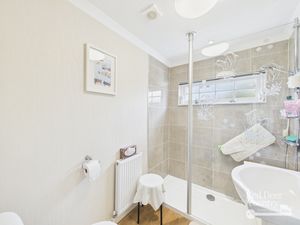 Ensuite- click for photo gallery